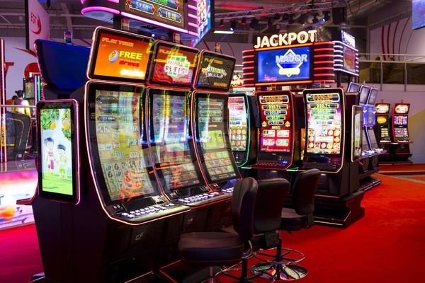Plushie Frenzy game interface on spinbet showing stake selection and spin button